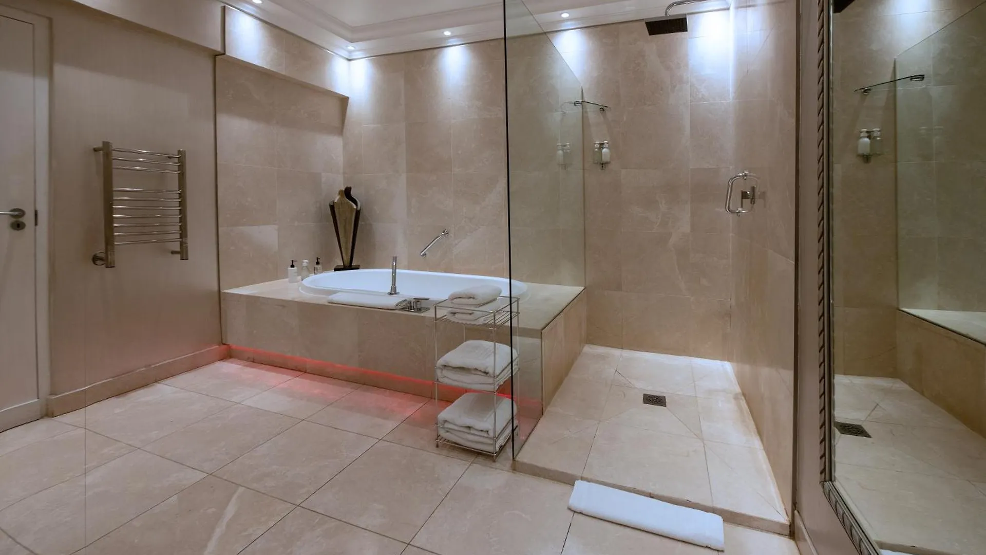 The Clarendon - Bantry Bay Hotel Cape Town